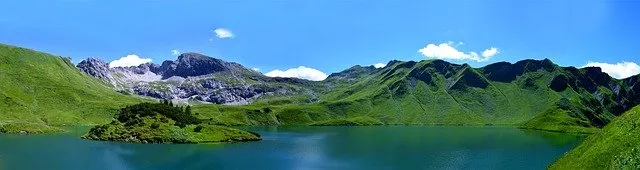 Turystyka przygodowa: co warto wiedzieć o takich wyprawach?